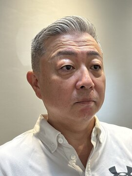 南部理髪店 グレーヘアを活かしたジェントルマンスタイル