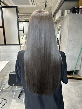 ルイス(L'wis) ブリーチなしカラー、透明感グレージュ♪朝長