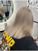 ホワイトベージュ
