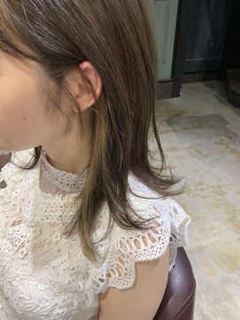 ヘアーアンドメイク ラブストラック(Hair&Make LOVESTRUCK) 耳かけで見えるイヤリングカラー