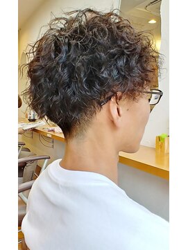 フェティッシュ(fetish) メンズパーマは強めにかけてもカッコイイ!