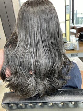 ザシー オモテサンドウ(The C) 20代30代40代◎ホワイトネイビーアッシュ TheC表参道