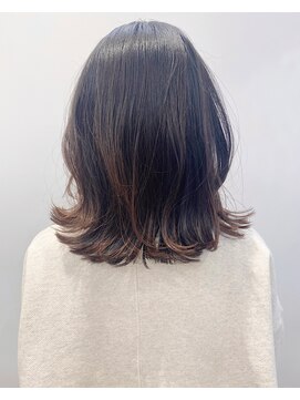 モリオフロムロンドン 松戸店(Morio from London) 【松戸　石山】外ハネミディアム　顔周りレイヤー