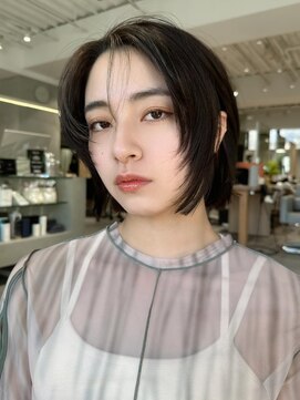 ミンクス ギンザ セントラル(MINX ginza central) レイヤー ショート 顔周り 薄め前髪 暗めカラー