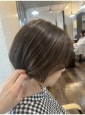 白髪ぼかしハイライト×ショートボブ