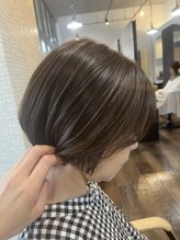 スタイル 皆実店(STYLE) 白髪ぼかしハイライト×ショートボブ