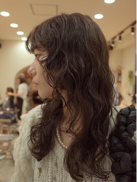 シム 千葉(sim) ロングにくるくるパーマ　stylist今井