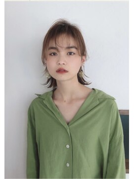 アスパイア(ASPIRE) ミディアムレイヤー×ウルフ×くびれ×耳掛け 20代30代40代