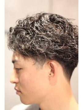 センターパートパーマ