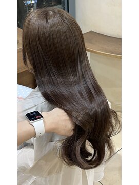 ザック ヴィ(ZACC  vie) レイヤーカット/縮毛矯正/地毛風ストレート/ベージュカラー/