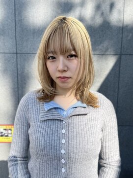 マッシュ アドベ 八戸ノ里(MASHU ADOBE) ミディアムレイヤー/顔まわりレイヤー/ベージュカラー