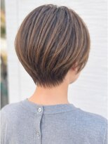 デュッカダブリュー(Duka W) 軽やかレイヤーショート×アッシュベージュ