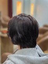 ウルア(urua)&nbsp;ツヤ髪アッシュ系ウルフ