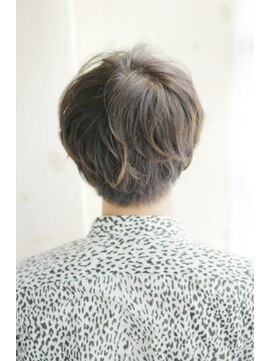 シュシュット(chouchoute) かき上げくせ毛風パーマソフトツーブロックショートレイヤー/006