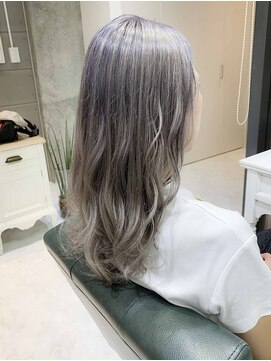 デイズ(days) 『カット+低ダメージブリーチ+ラベンダーグレージュ』 3Dカラー