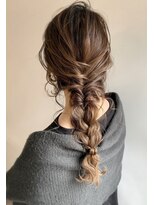 エル セルカ 高田馬場(el CERCA)&nbsp;結婚式パーティヘアセット編みおろしスタイル【高田馬場】