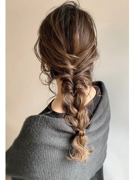 エル セルカ 高田馬場(el CERCA) 結婚式パーティヘアセット編みおろしスタイル【高田馬場】