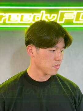 グリーディーフォックス 代々木(Greedy FOX) コンマヘア/センタ-パ-ト/ツイストスパイラル/スキンフェード