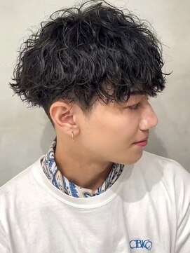 ウェイビーエフティフィフス 横浜西口(WAVEY ft.fifth) ツイストスパイラルパーマ波巻きスパイラル刈り上げマッシュ