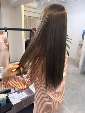 ニィ(2iee.) 赤みなしオリーブ