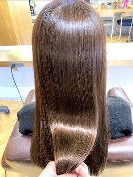 リールプラス(Rire+)の写真/本気の髪質改善したい方にオススメ！髪質に合わせた薬剤で、ダメージレスに理想のストレートへ。