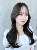 エインアンリー 明治神宮前(AIN.ANLY.)&nbsp;フェミニンロング大人かわいい透明感カラーレイヤーカット小顔