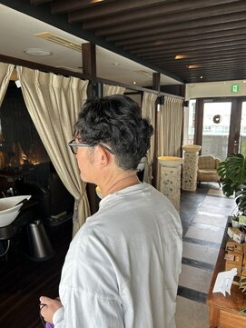 アンツ サザンリゾート 茅ヶ崎店(ANT'S Southern Resort) くせ毛活かしカット メンズスタイル パーマ風