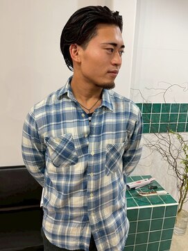 オールバック韓国系黒髪リクルートメンズカット