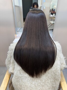 シダ(sida) 広がりやパサつきが気になる方は「縮毛矯正を♪」