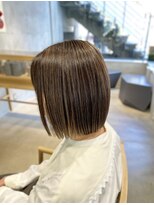 ニーイチイチ(211)&nbsp;ボブ/ハイライト/白髪ぼかし