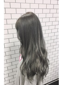 アンダーバー(UNDRvr) グレージュカラー