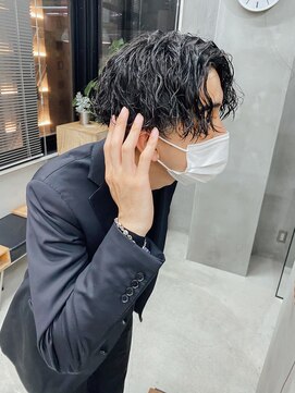 サーリー(SURLY) センターパートツイストスパイラルパーマゆるいパーマ波巻き