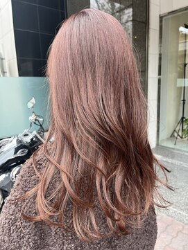 リー 尼崎(Lee) 〈大人可愛いピンクベージュ〉