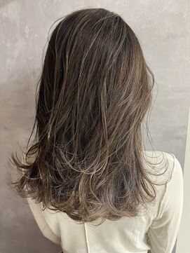 フレームプラス 御堂筋難波店(FRAME +) グレージュカラー