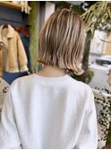 外国人風ブロンドぶつ切りザクザクカット切りっぱなし外ハネボブ