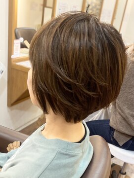 フリージア(freesia) 30代40代50代/簡単スタイリングヘア/ショートボブ