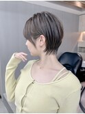 大人くびれ束感ショート