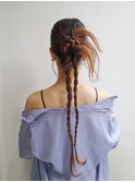 ★襟足はツイスト編みおろしなロングヘアアレンジをカチモリヘア