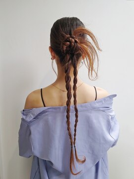 コークス 原宿 表参道(COKETH) ★襟足はツイスト編みおろしなロングヘアアレンジをカチモリヘア