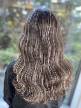 ベースヘアーデザイン(BASE HAIR DESIGN) レディース　ハイライト　ホワイトベージュ