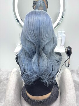 色落ちシルバーの水色カラー