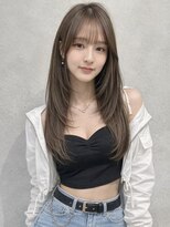 ナナローネス 渋谷(nana loness)&nbsp;レイヤーカット ロングレイヤー まろやかベージュ 透明感カラー