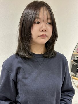 ラミエバイメルト 下北沢(lamie by melt) ミディアムレイヤー内巻き顔周りオリーブベージュアッシュ下北沢