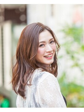 アンブレラビズ(UMBRELLA Bis. アンブレラ ビズ) 艶カラーベージュ小顔