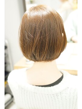 ミッシェル アフロート(michelle afloat) 10代20代30代40代50代小顔ひし形くびれ重めボブCカーブカット