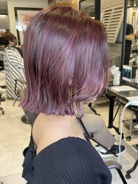 トルネード(TORNADO) 海外へア 外国人風ピンクグレージュ 切りっぱなしボブM1110