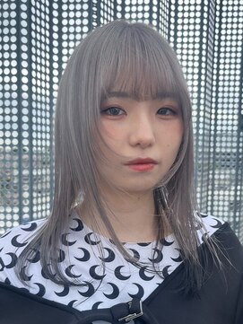 ヘアークリアー せんげん台 個性派大人のシルバーカラー 裾カラー ヘムカラー ブリーチ必須