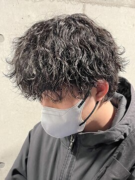 フイ 新宿3丁目(Hui) フェザーパーマ/グレーブルーカラー/刈り上げショートパンク