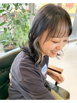 イル(ill) ベージュカラー　インナーカラー　ブリーチ