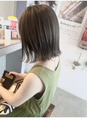 ハイトーングレージュ